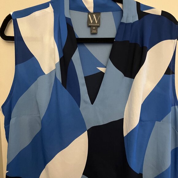 Sleeveless Top in Blues and White - Picture 4 of 8